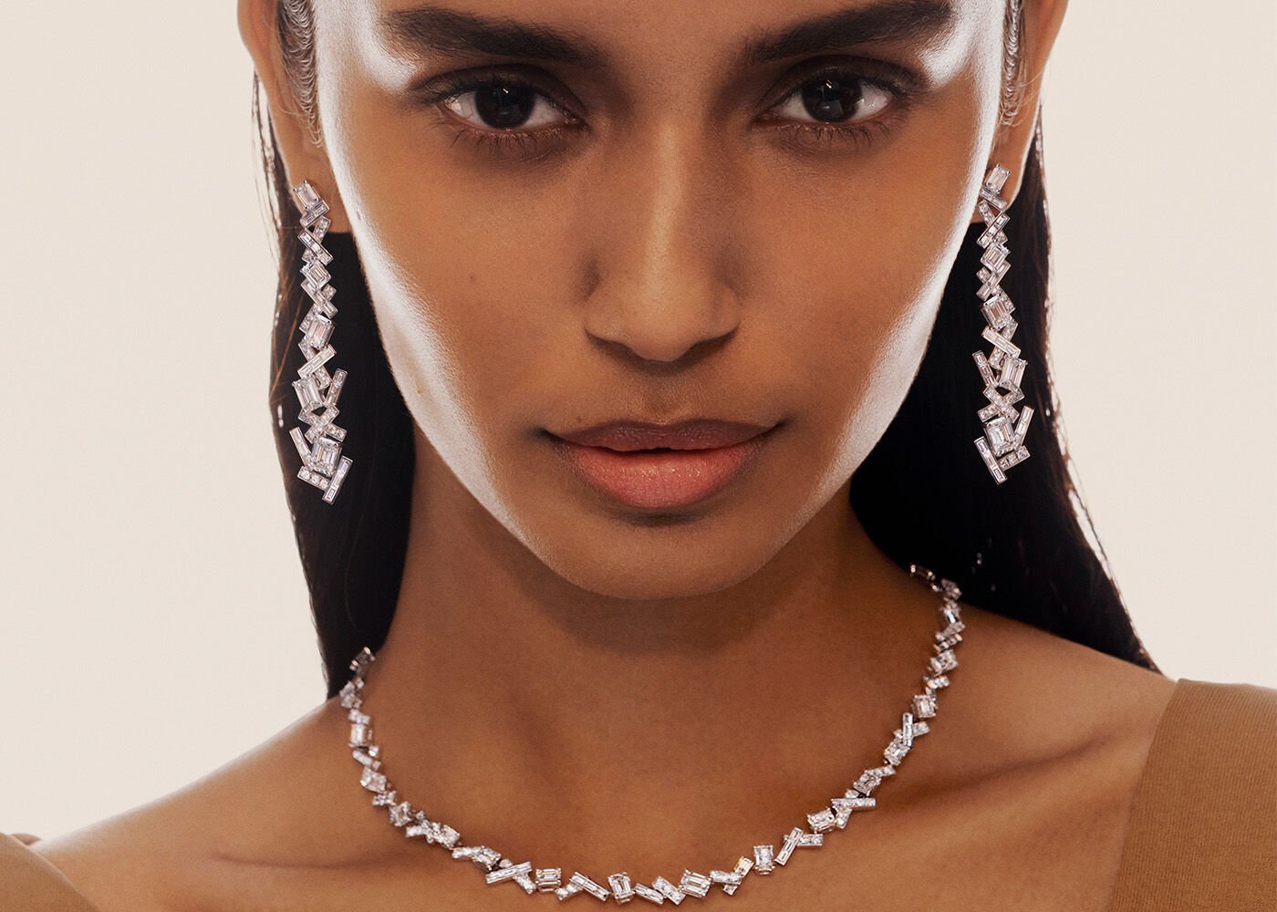 Model wearing jewellery from the Graff Threads collection