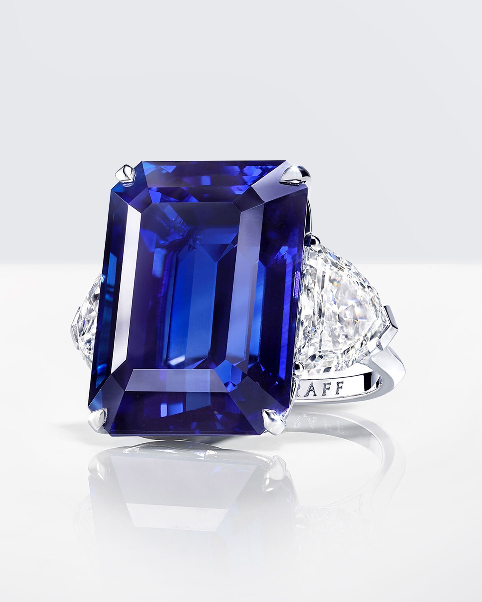 Graff Sapphire and Diamond High Jewellery Ring