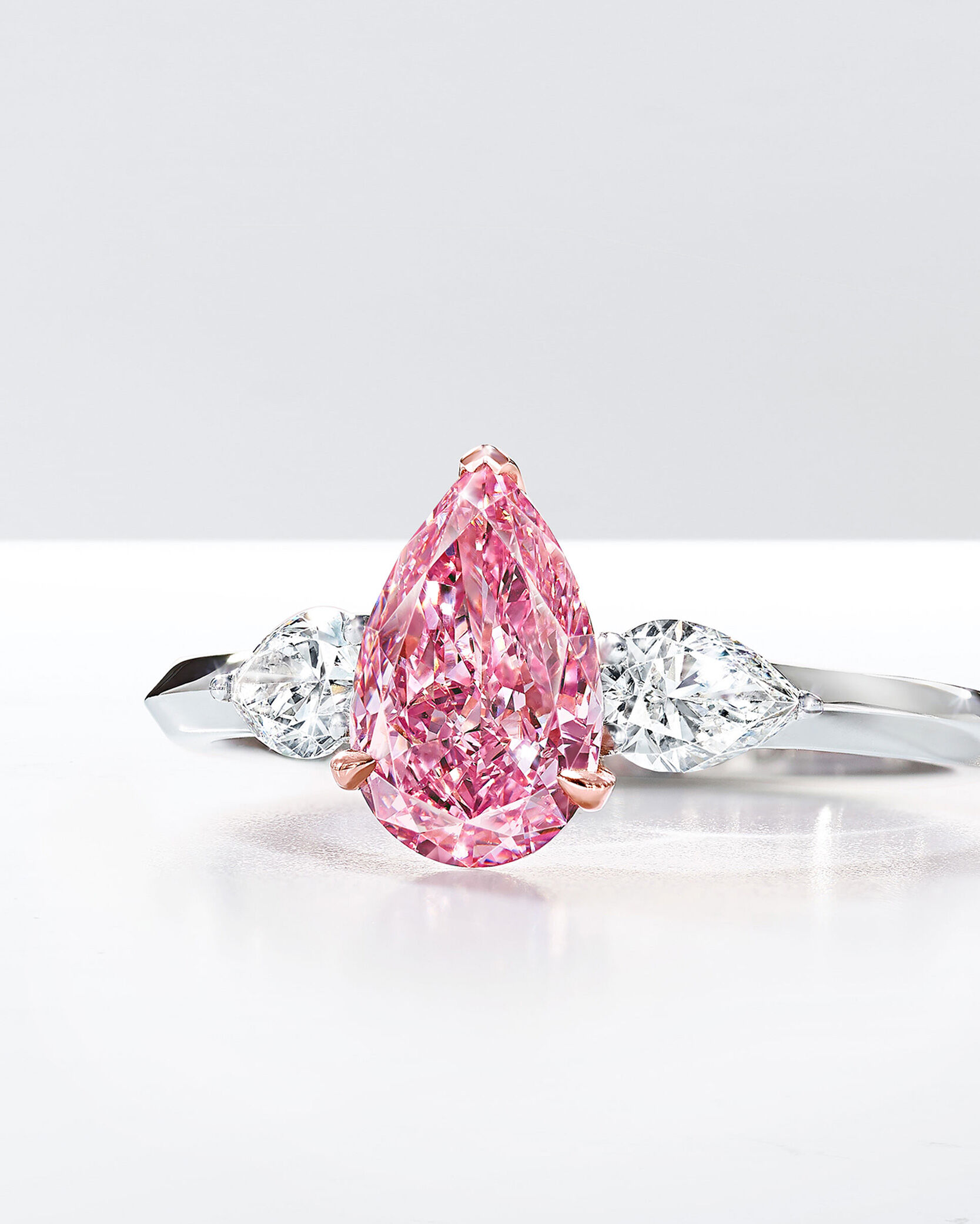 Graff Vivid Fancy Pink High Jewellery Ring