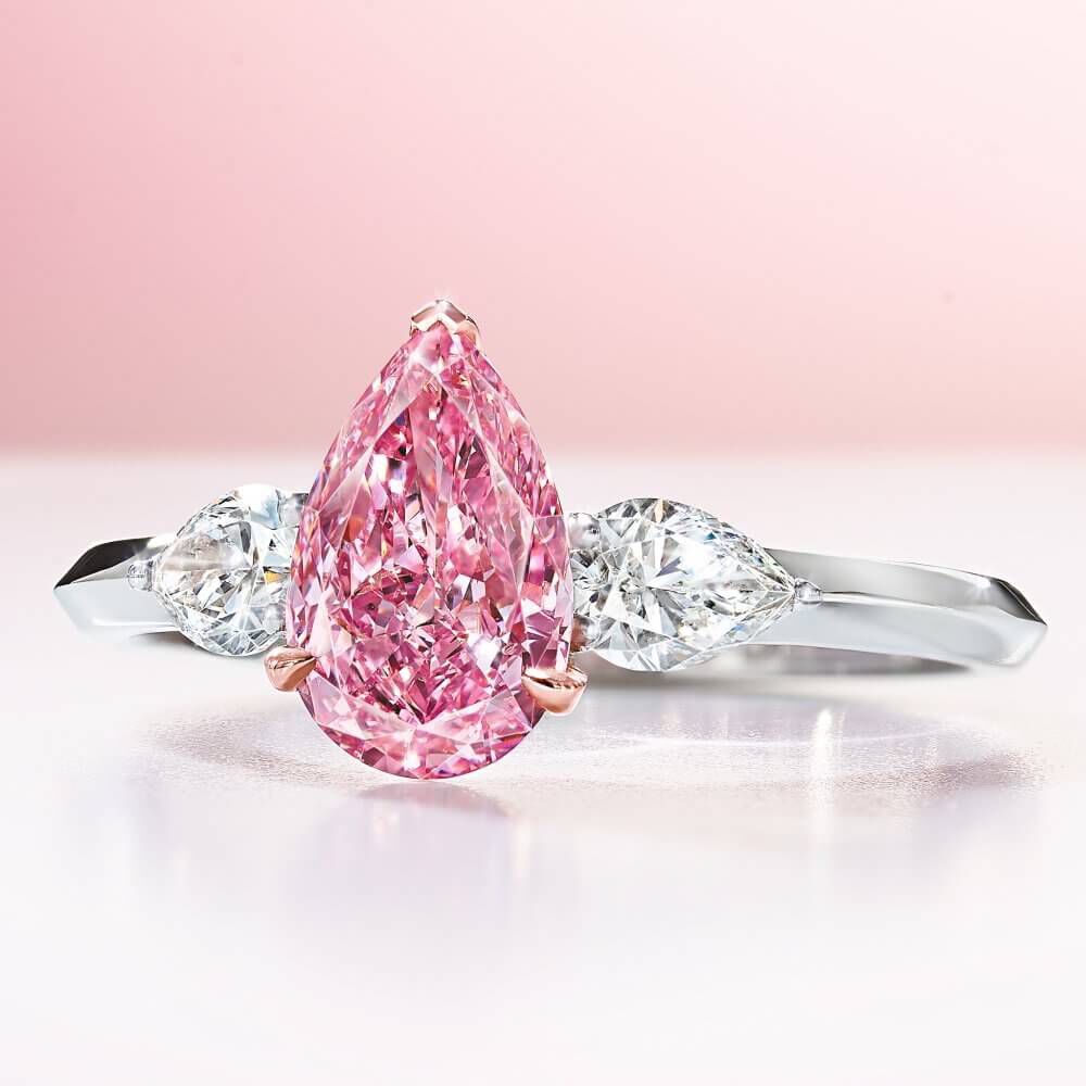 A 1.10 ct Fancy Vivid Pear Shape Pink Graff Diamond Ring - GR70875