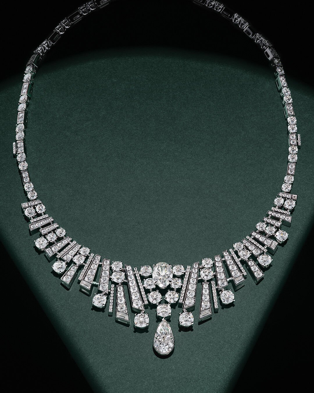 Image shows Graff White Diamond high jewellery necklace 