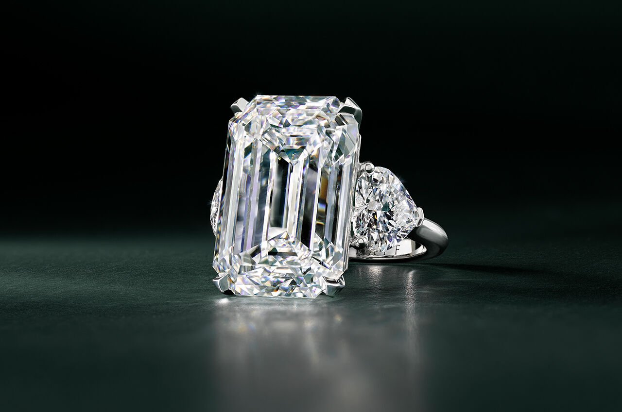 White Diamond High Jewellery - image shows Graff White Diamond High Jewellery necklace