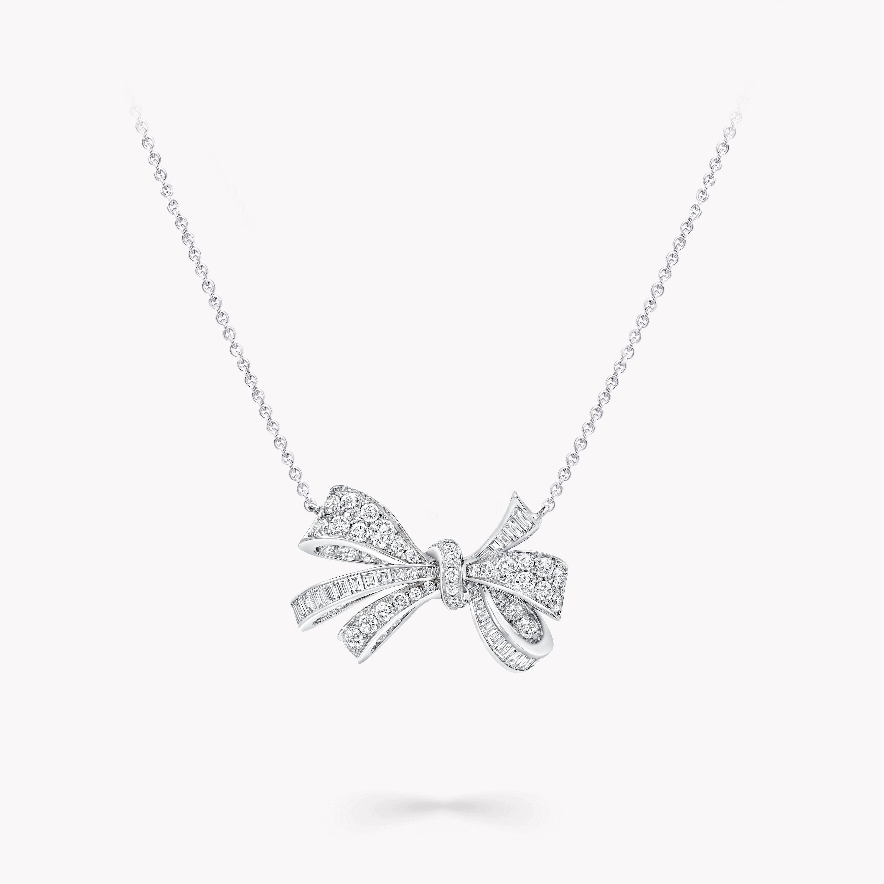 グラフ Tilda's Bow ダイヤモンド リボンネックレス ホワイトゴールド Tilda's Bow Classic Diamond Pendant, White Gold - Graff