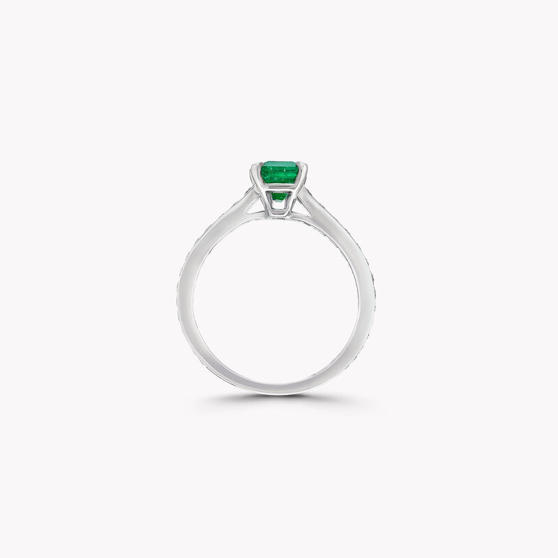 Flame祖母綠形切割祖母綠及鑽石訂婚戒指, , hi-res