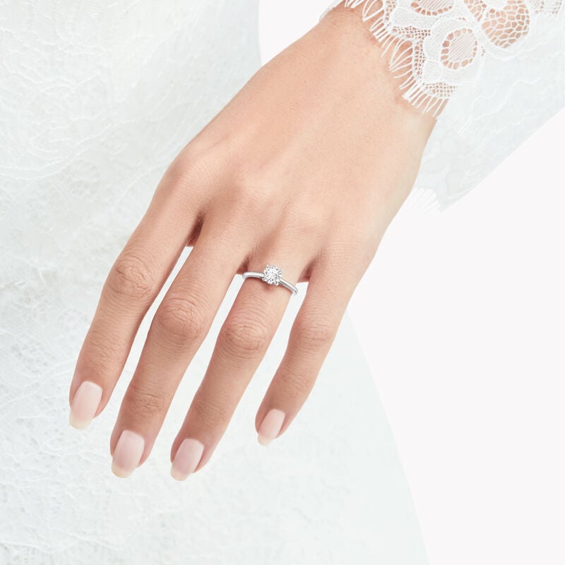 Paragon Round Diamond Engagement Ring