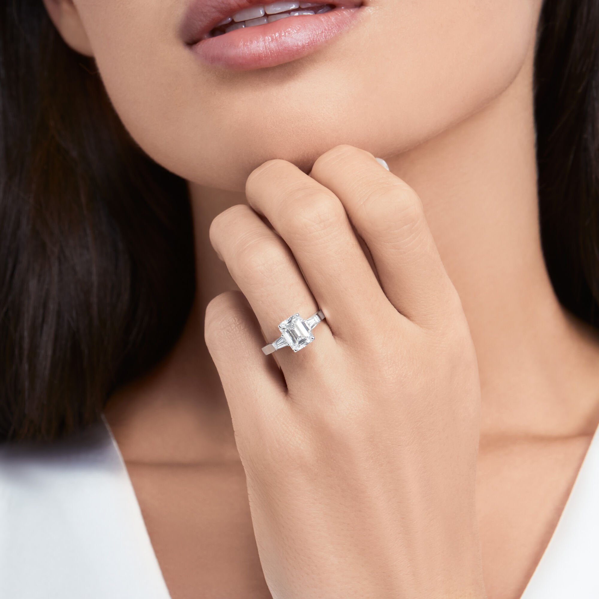 Meditatief Dageraad Stun Promise Emerald Cut Diamond Engagement Ring, Platinum | Graff