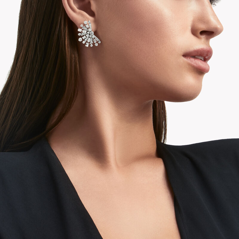 Boucles d&rsquo;oreilles en diamants motif La Nouvelle Aube