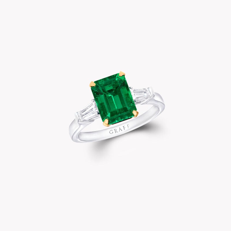 Promise祖母绿形切割祖母绿及钻石订婚戒指