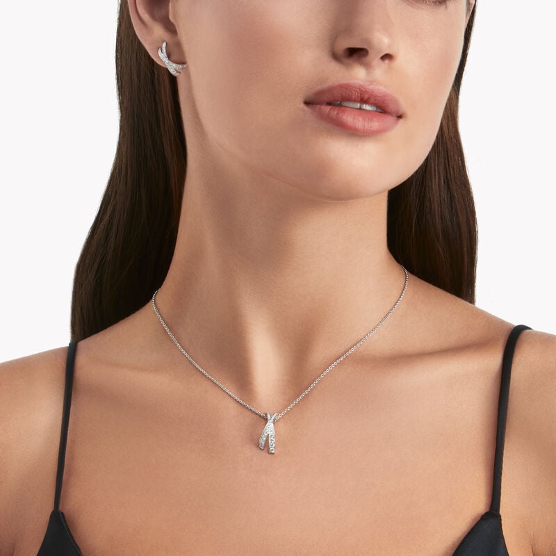 Kiss Pav&eacute; Diamond Pendant