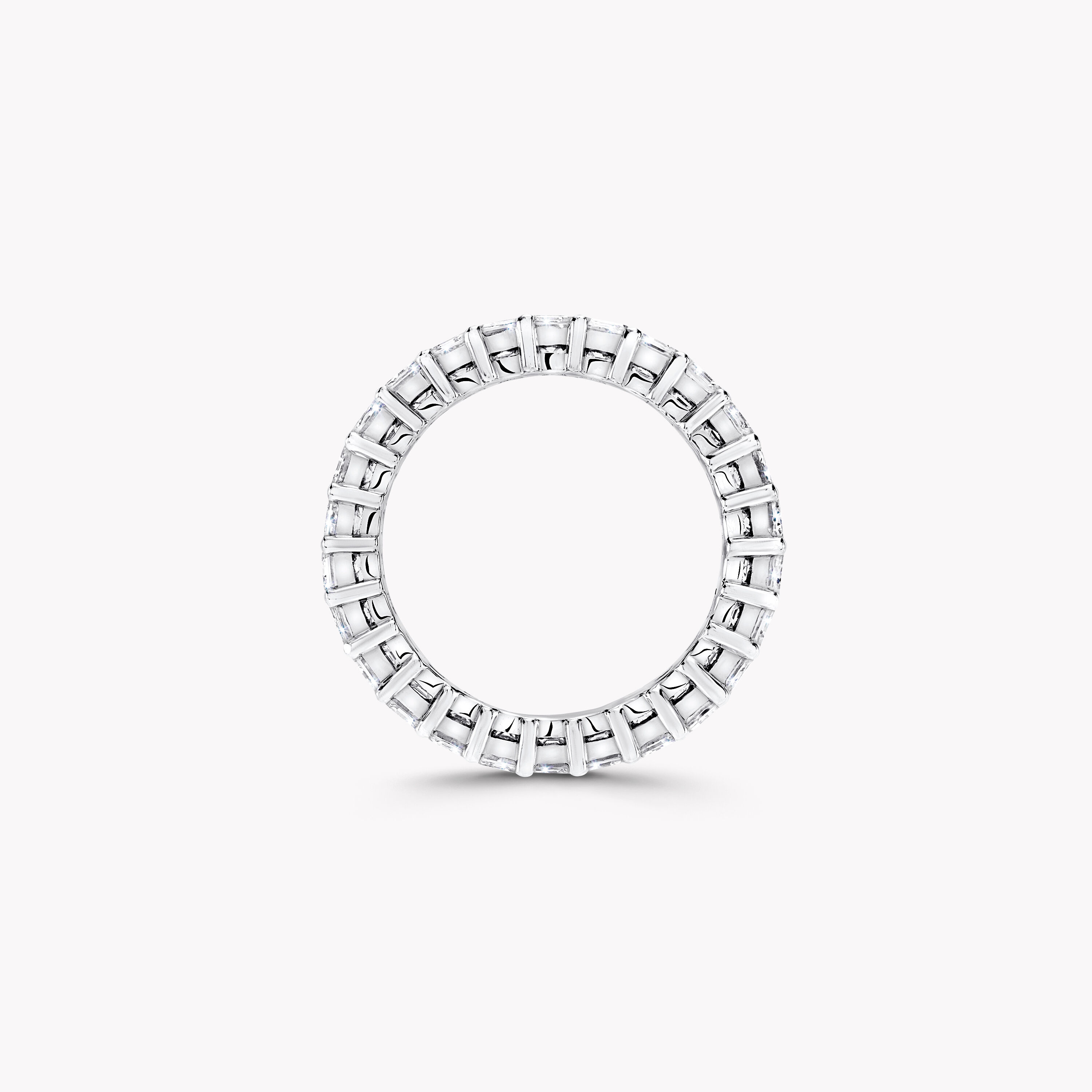 エメラルドカットダイヤモンド エタニティリング, プラチナ、0.15