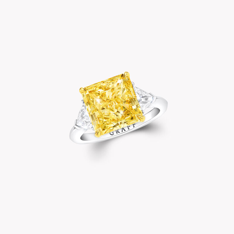 Bague haute joaillerie en diamant jaune taille radiant