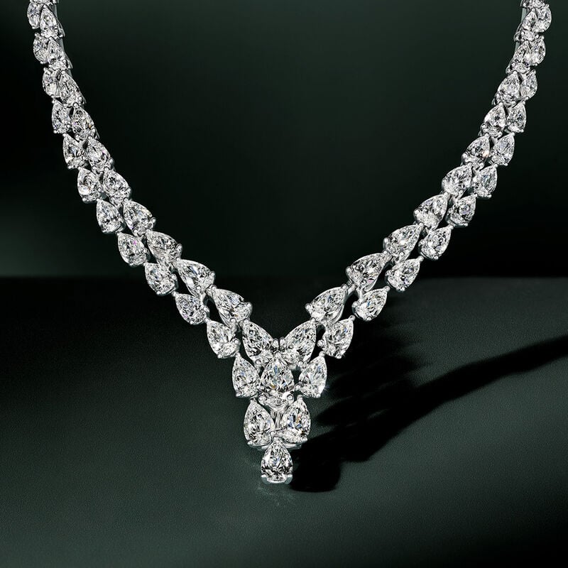 Collier frange en diamants tailles poire et marquise