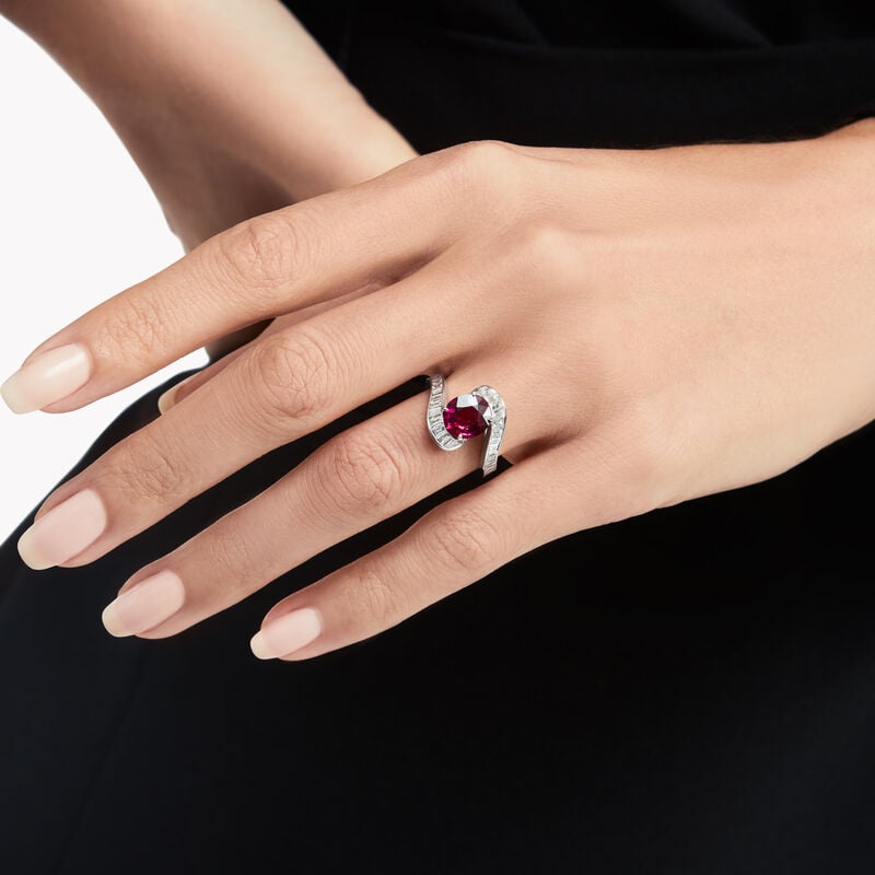 橢圓形紅寶石高級珠寶戒指, , hi-res