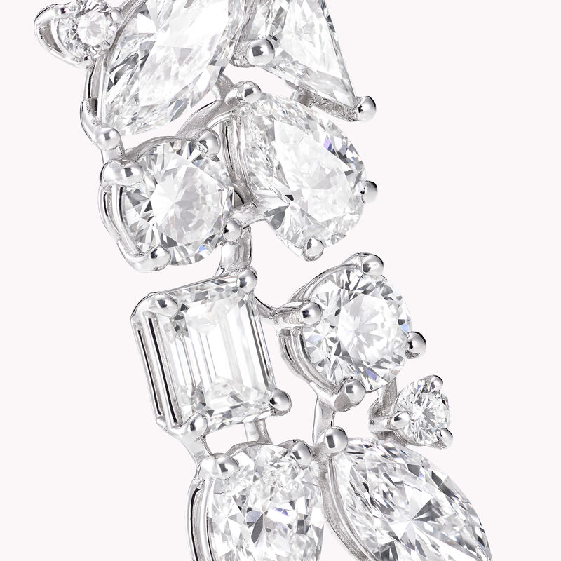Boucles d'oreilles « goutte » en diamants multiformes
