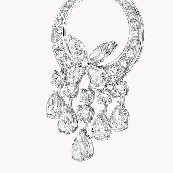 Boucles d'oreilles « chandelier » en diamants Classic Butterfly, , hi-res