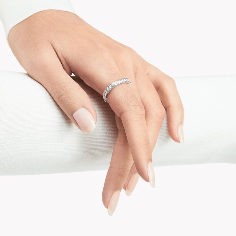 Spiral Pav&eacute; Diamond Band