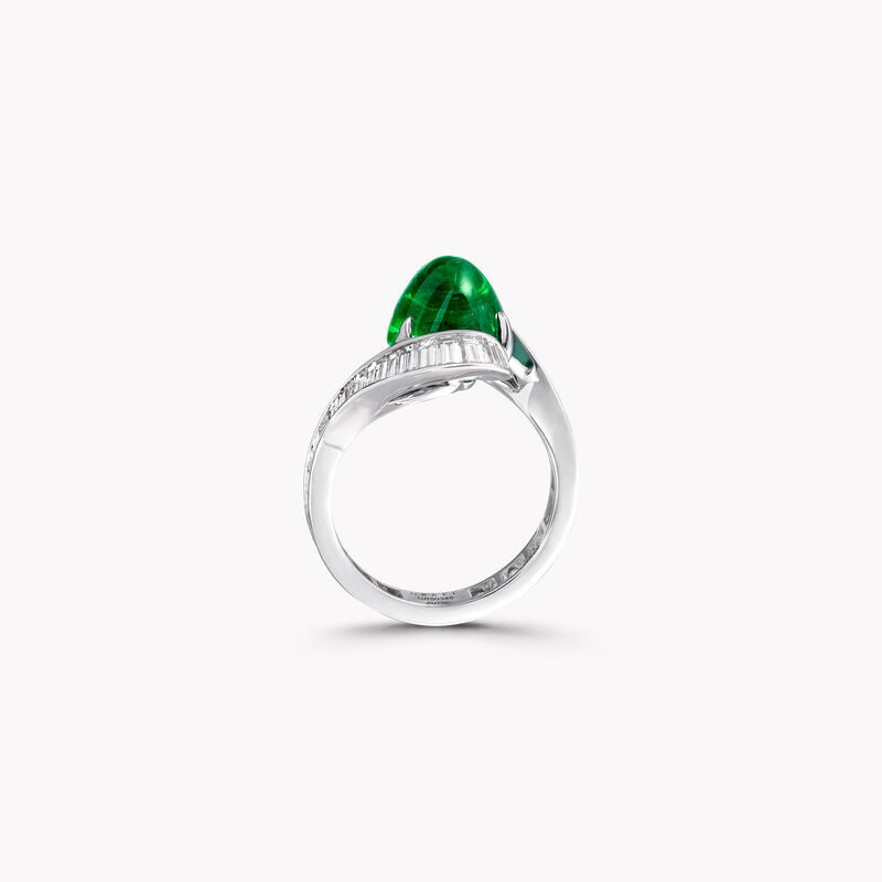 Cabochon Emerald and White Solitaire Diamond Ring
