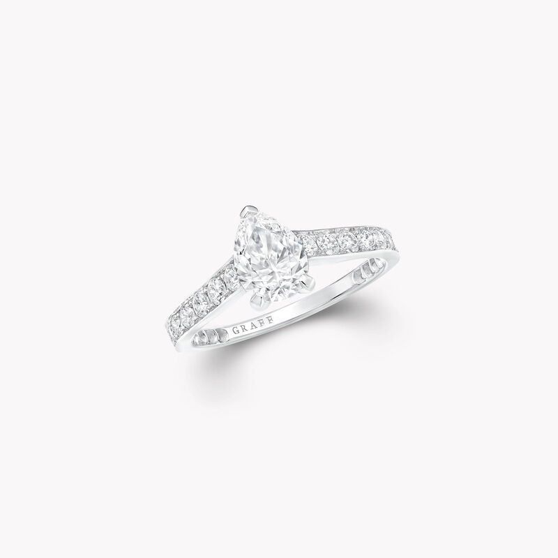 Bague de fian&ccedil;ailles en diamants en forme de poire Flame