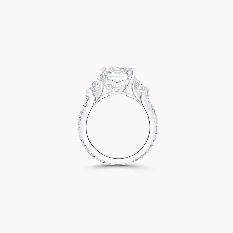 Bague de haute joaillerie en diamants taille &eacute;meraude Promise