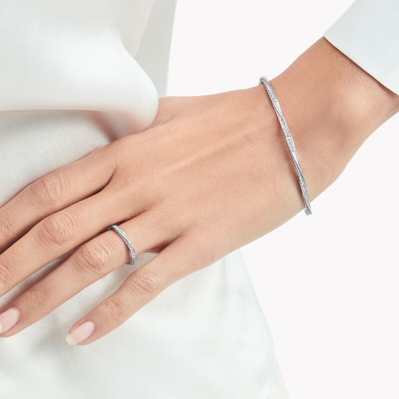 Spiral Pav&eacute; Diamond Band