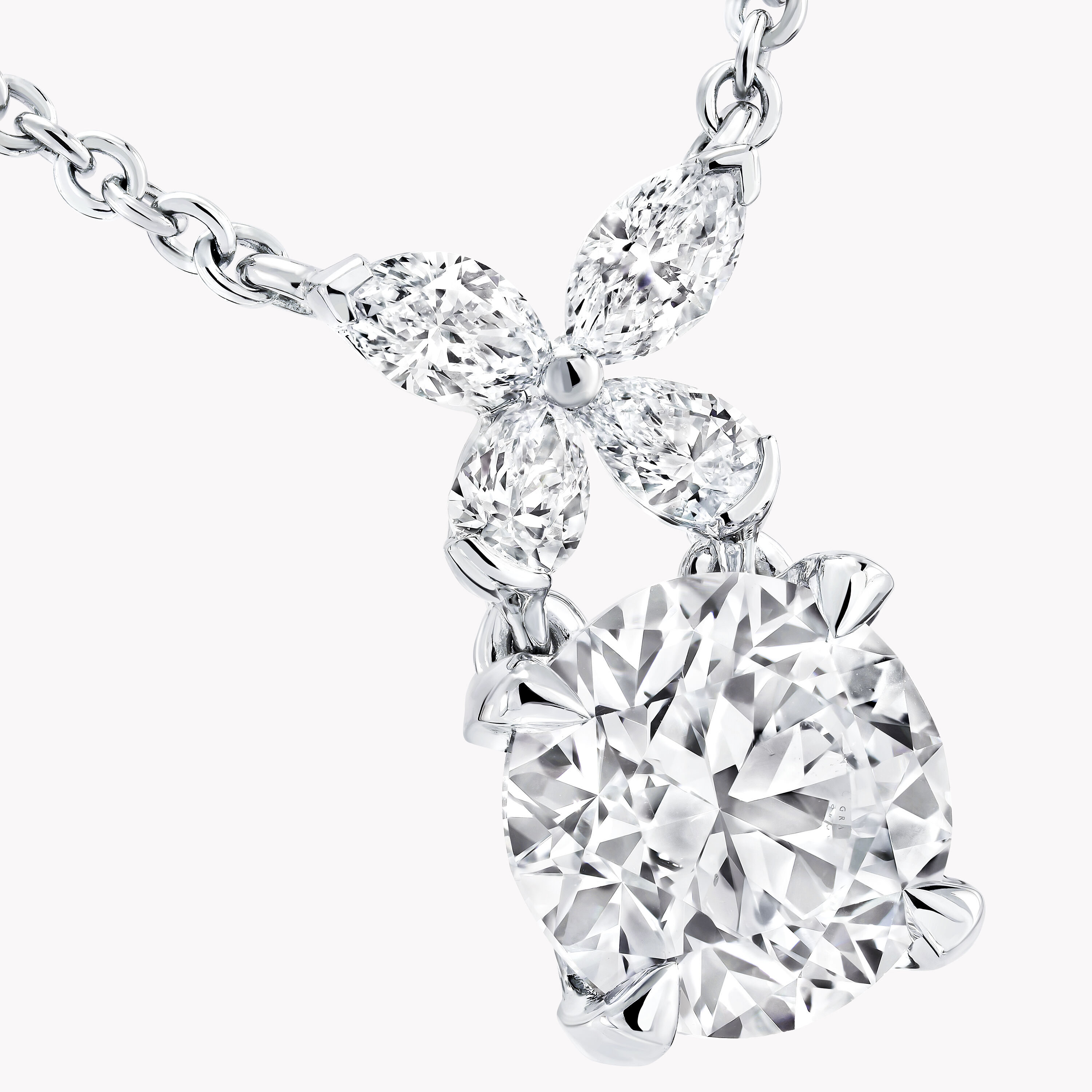 ダイアモンド　蝶 Classic Butterfly Round Diamond Pendant, White Gold - Graff