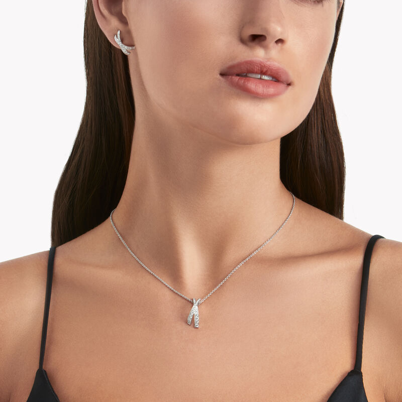 Kiss Pav&eacute; Diamond Pendant