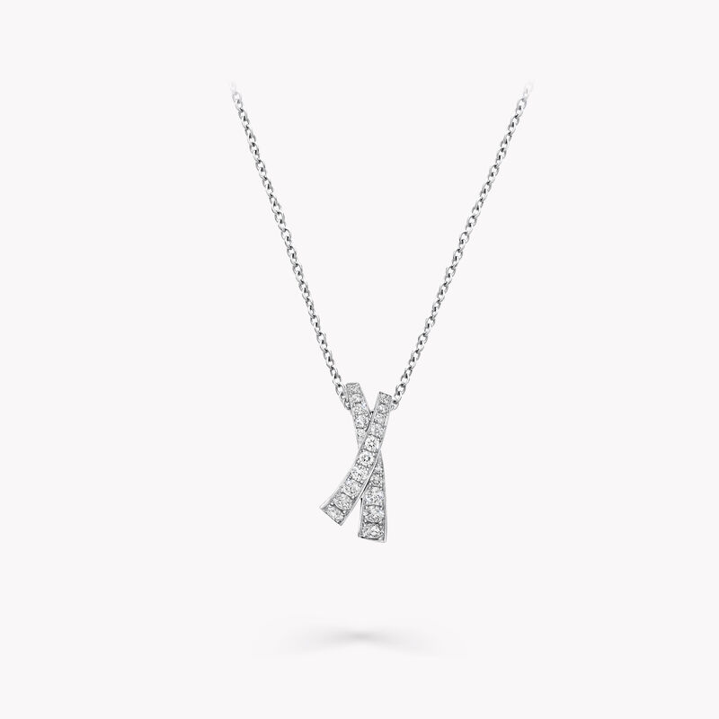Kiss Pav&eacute; Diamond Pendant