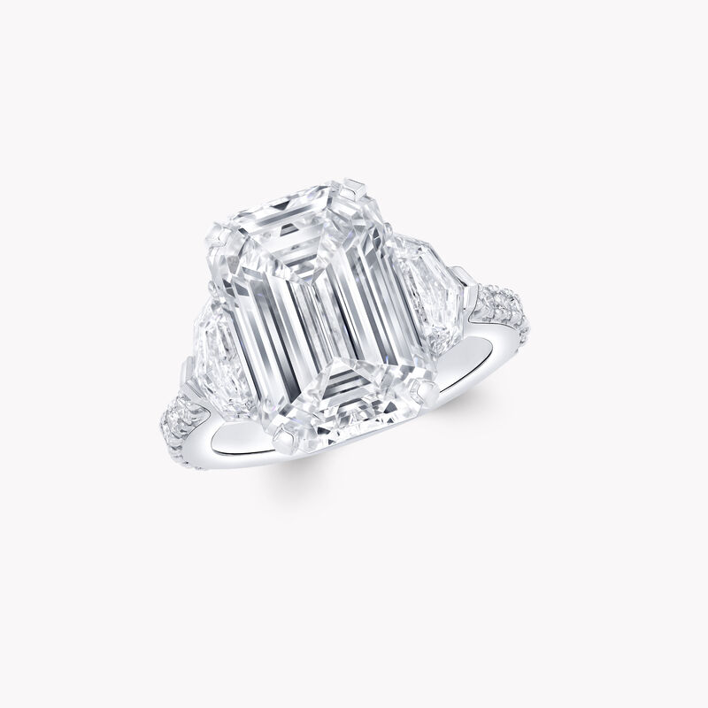 Bague de haute joaillerie en diamants taille &eacute;meraude Promise