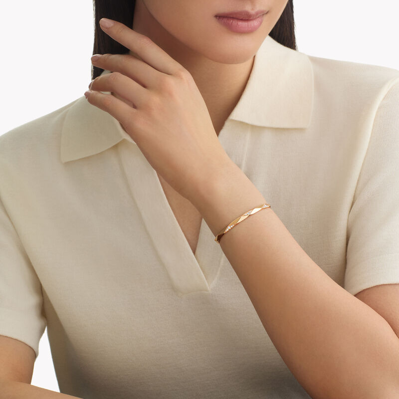 Laurence Graff Signature Pav&eacute; Diamond Bangle