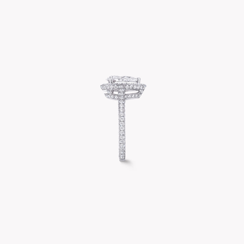 Bague de fian&ccedil;ailles en diamants en forme de poire Constellation