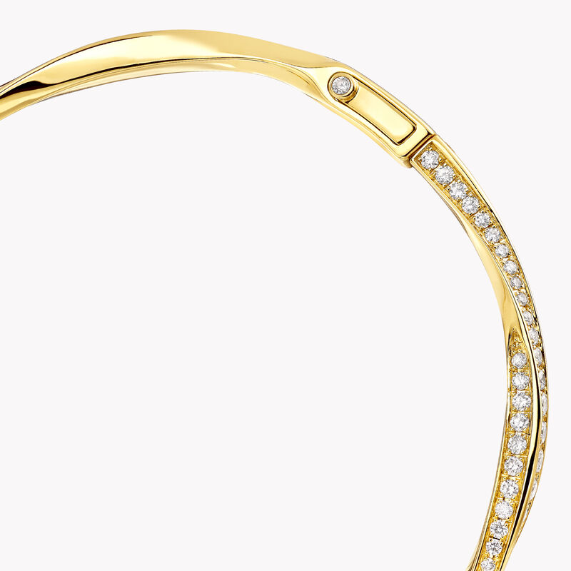 Spiral Pav&eacute; Diamond Bangle