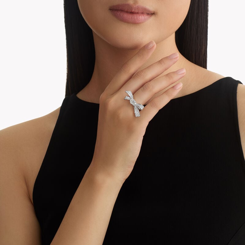 خاتم "تيلداز بو" المرصّع بالألماس