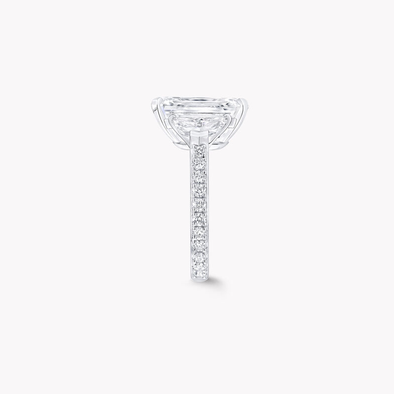 Bague de haute joaillerie en diamants taille &eacute;meraude Promise