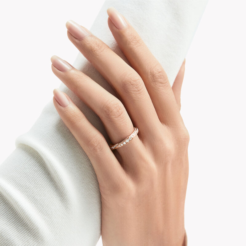 Spiral Pav&eacute; Diamond Band