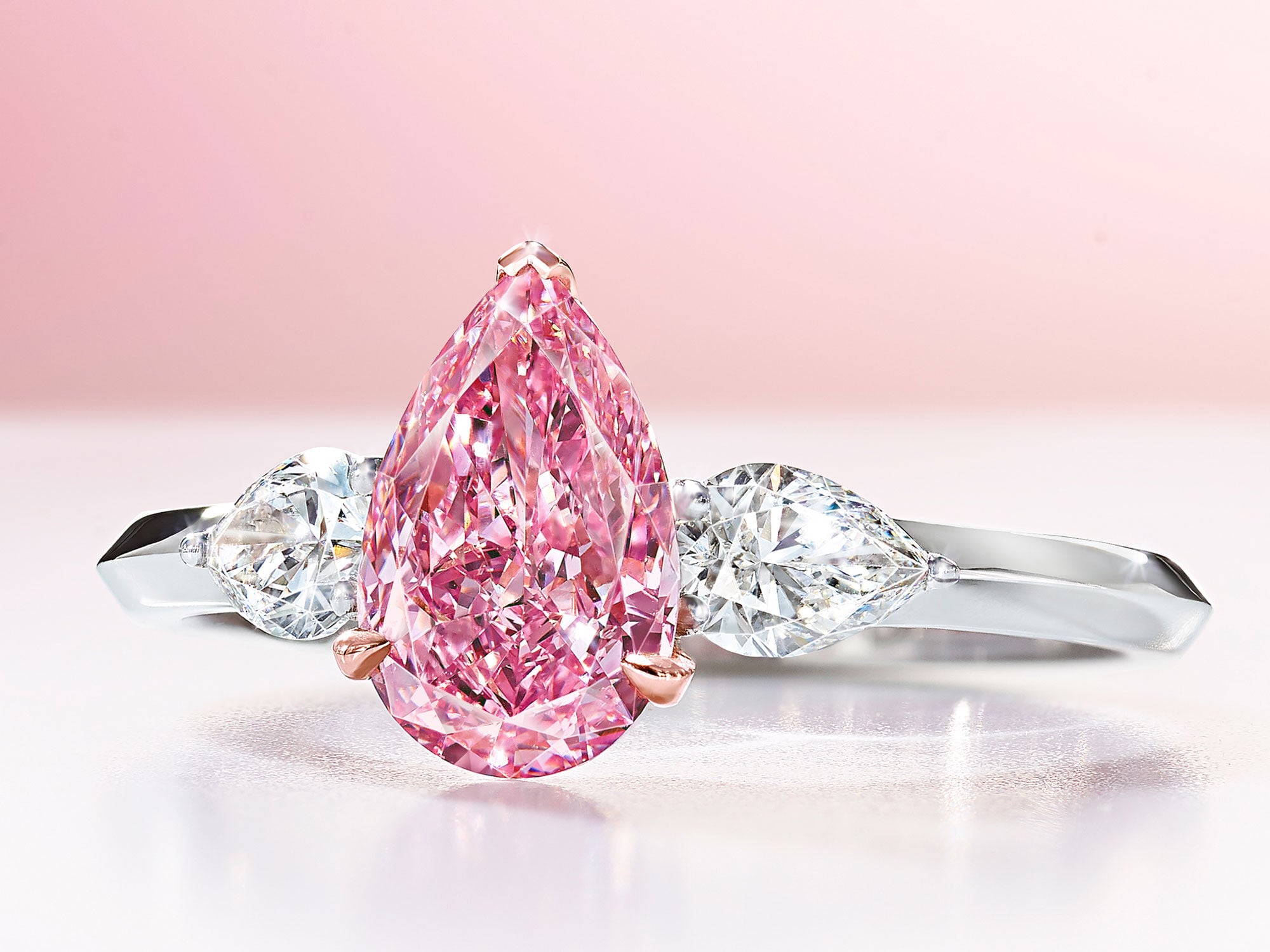 A Graff pear shape pink diamond high jewellery ring