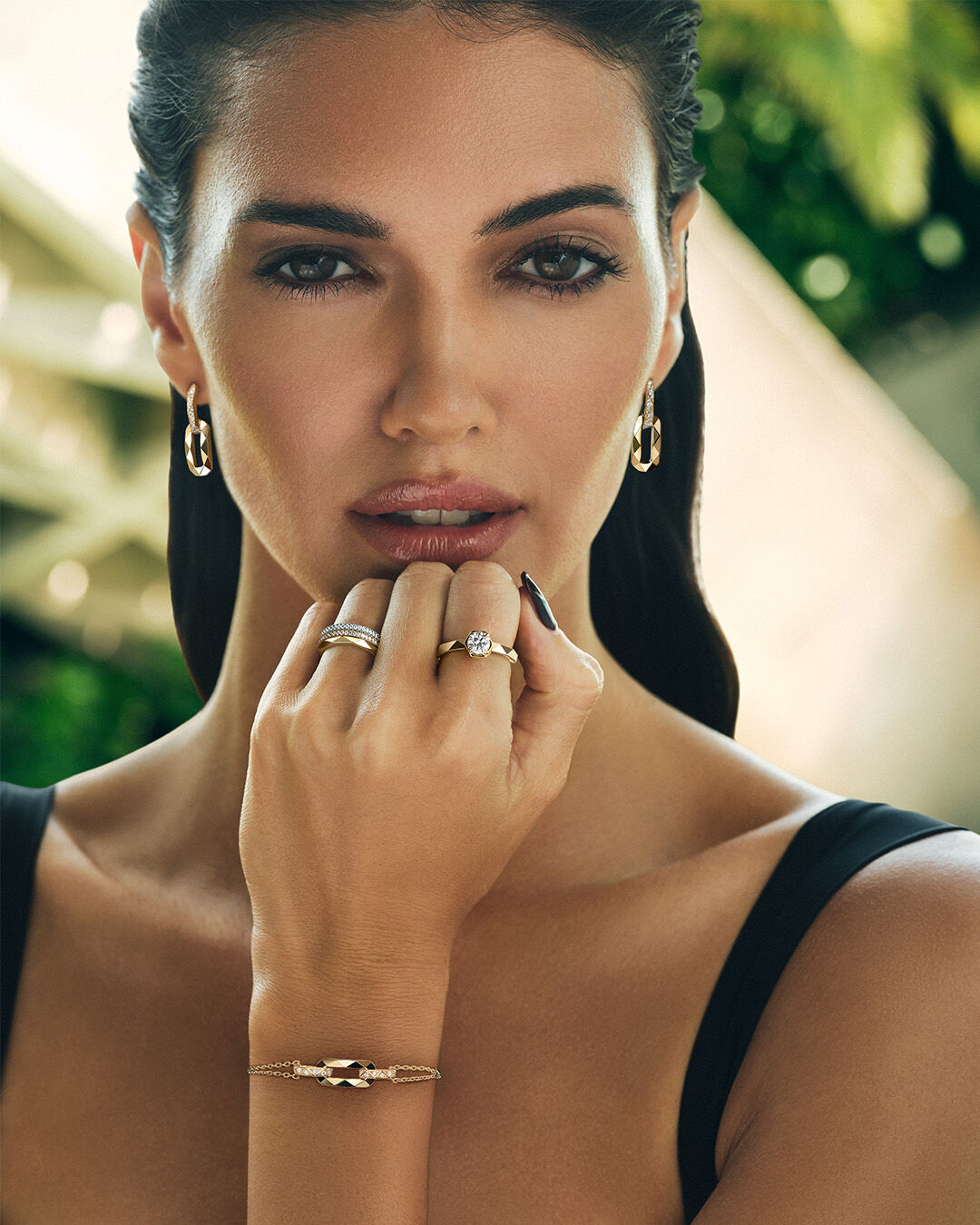 Image shows models wearing Laurence Graff Signature jewellery