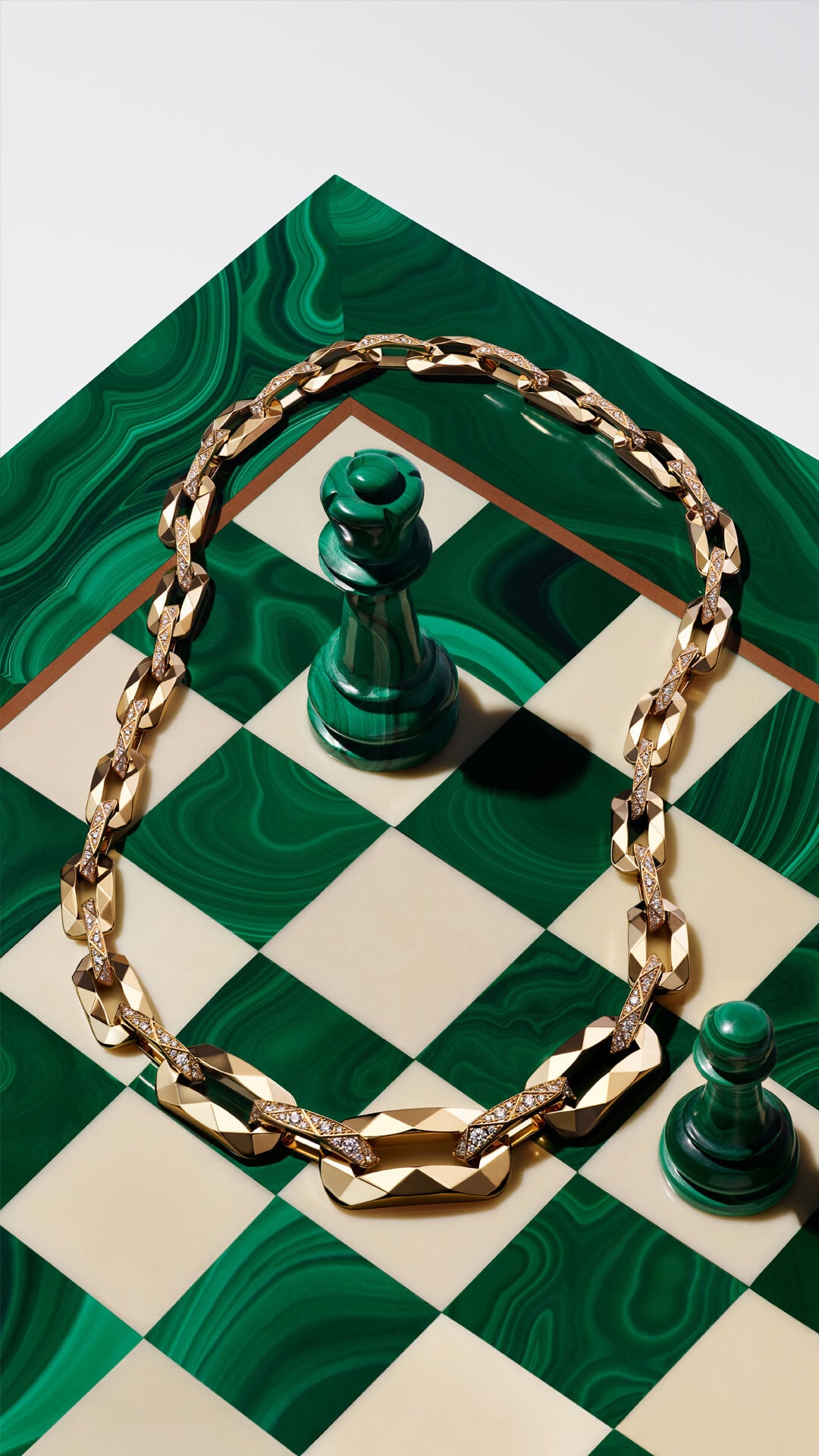 Image shows Laurence Graff Signature chain necklace