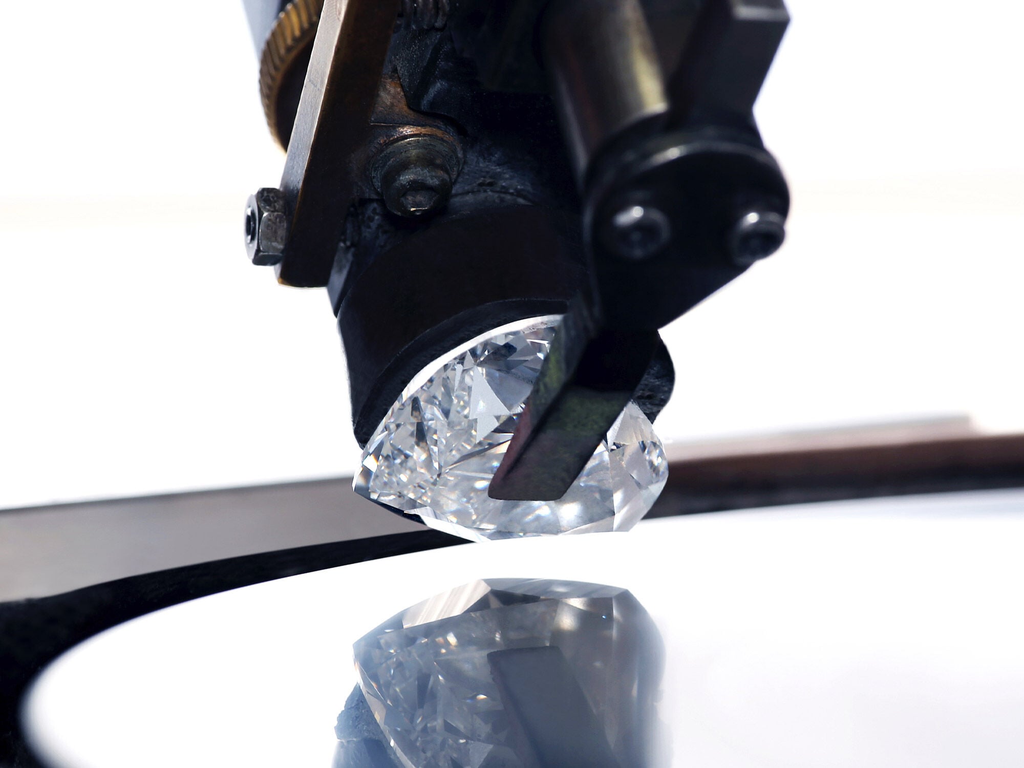 The polishing process of The Infinity Diamond 